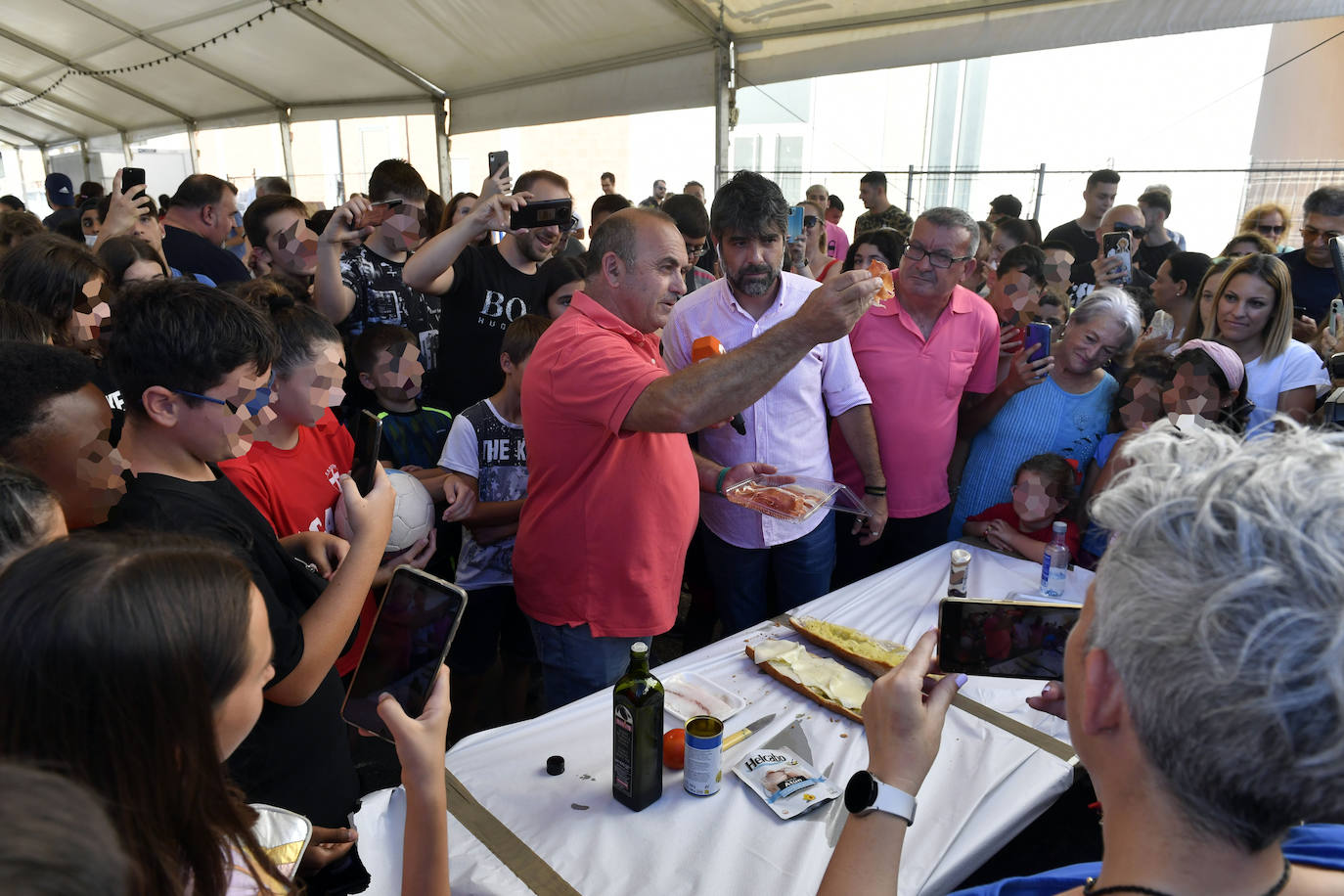 Fotos: Ginés &#039;Corregüela&#039; en eI Concurso de Bocadillos Originales de El Palmar