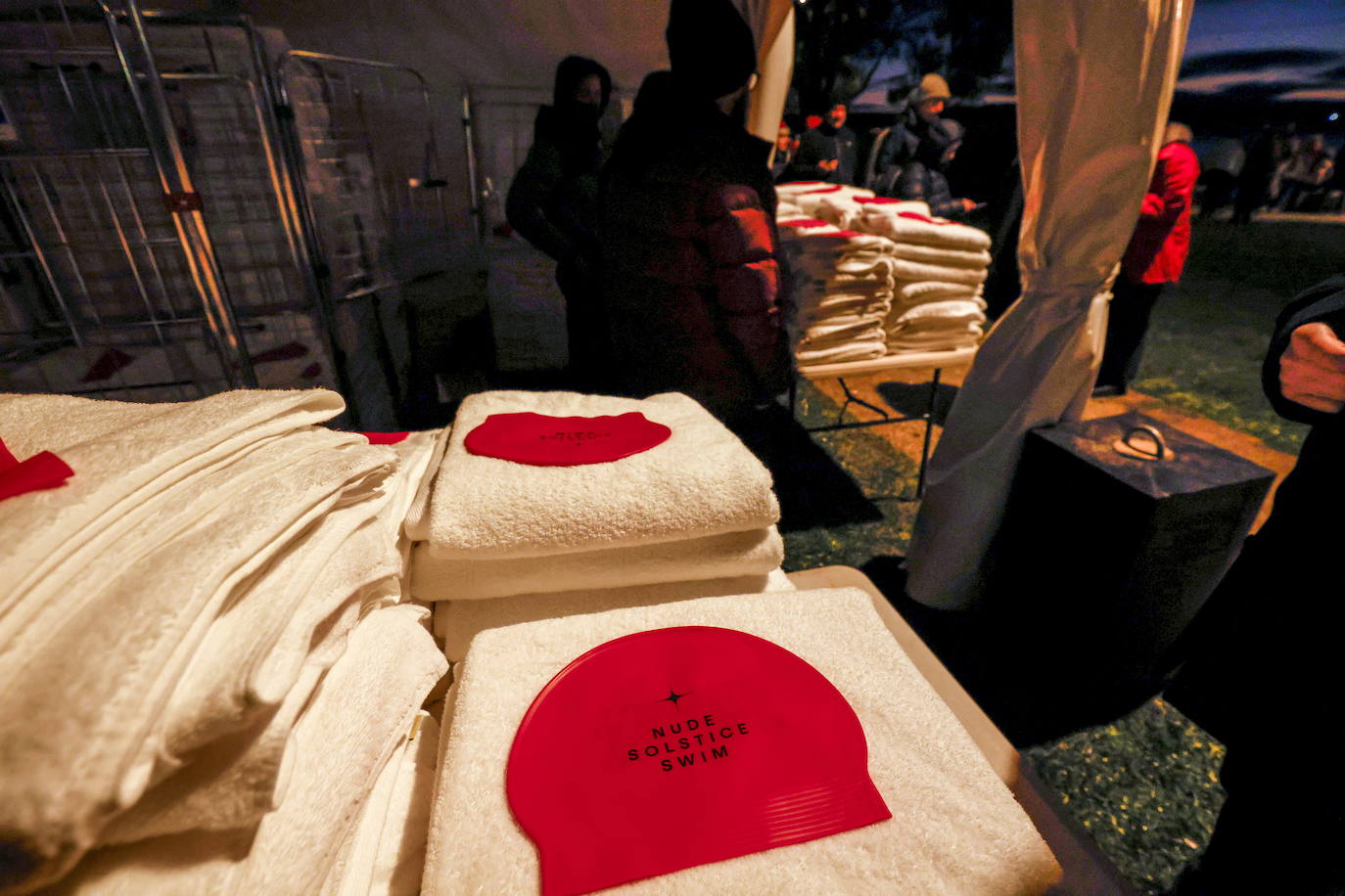 Fotos: Bienvenida nudista al invierno