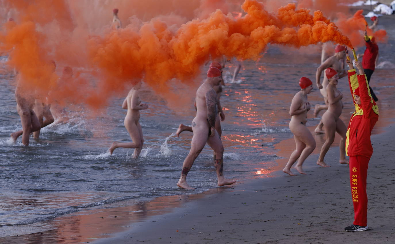 Fotos: Bienvenida nudista al invierno