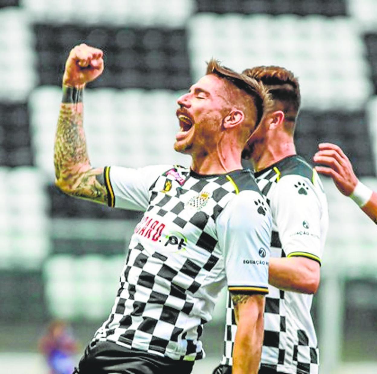 Javi García celebrando un gol este año con el Boavista. 