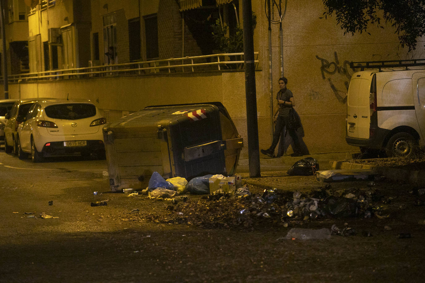 Fotos: Arden contenedores en toda la ciudad de Cartagena en medio de un fuerte dispositivo policial