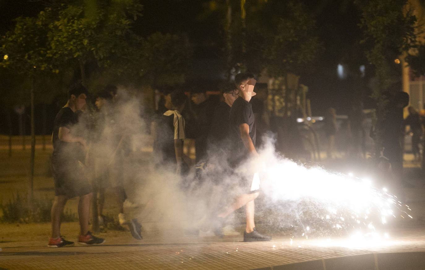 Fotos: Arden contenedores en toda la ciudad de Cartagena en medio de un fuerte dispositivo policial