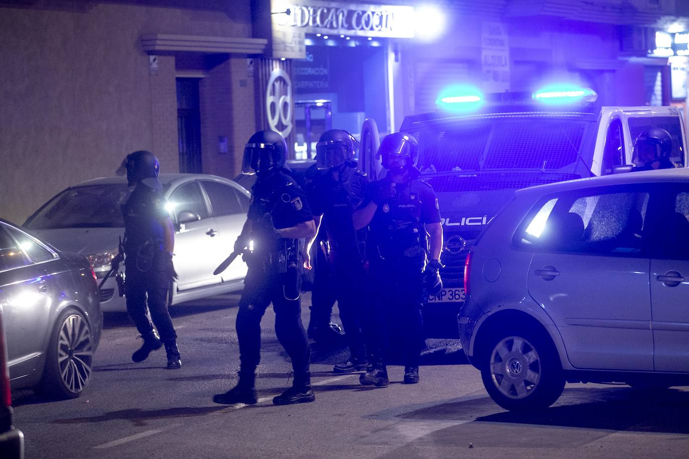 Fotos: Arden contenedores en toda la ciudad de Cartagena en medio de un fuerte dispositivo policial