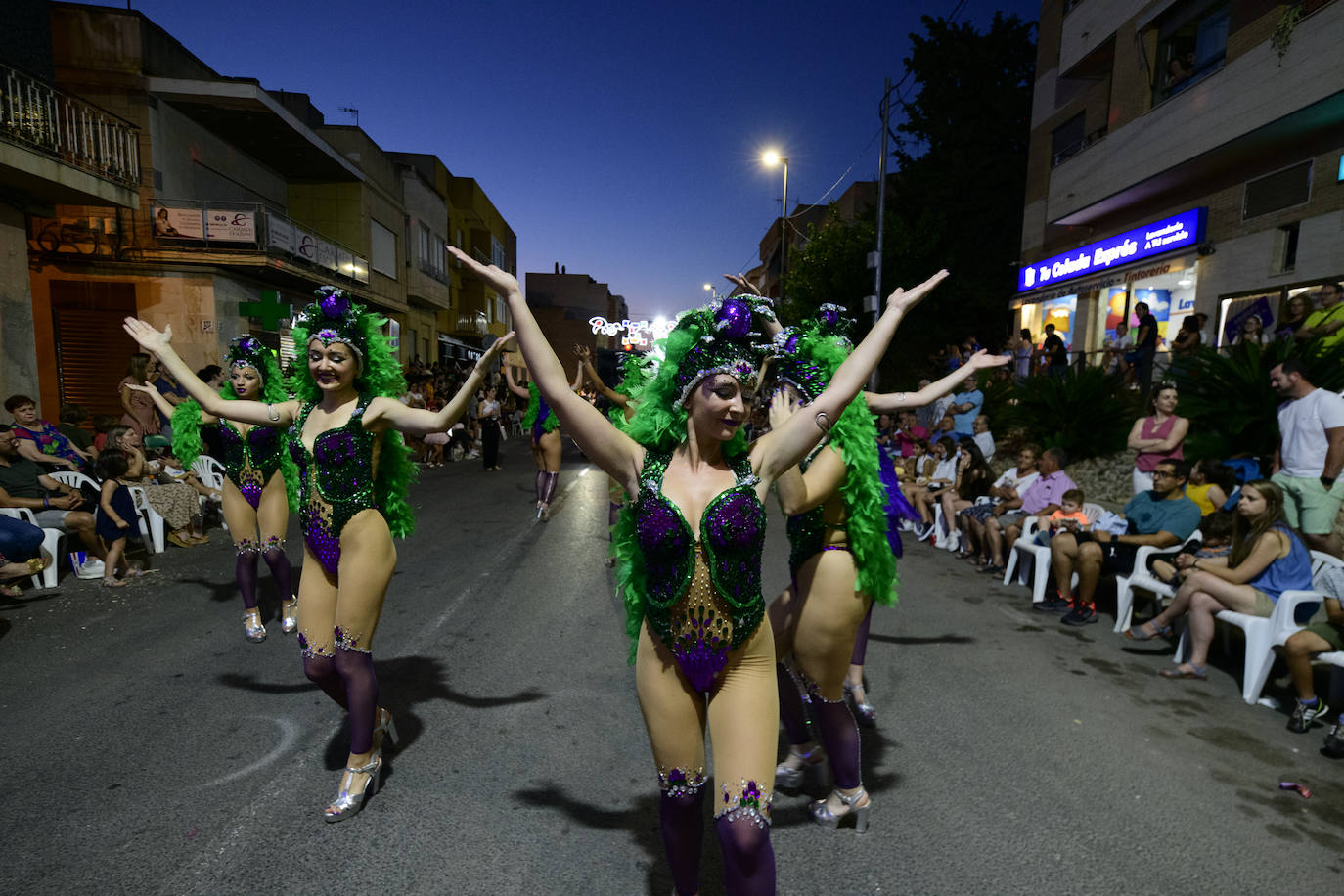 Fotos: El carnaval salda al fin su deuda festiva con Beniaján