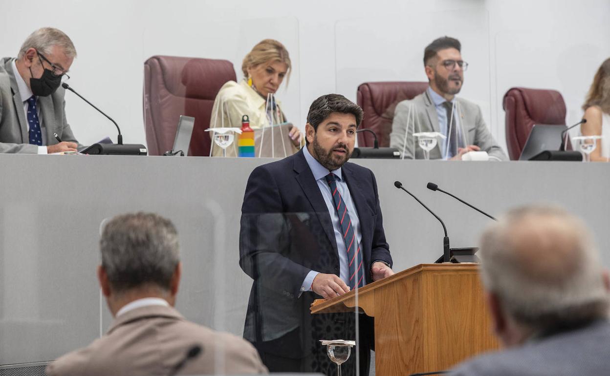 Fernando López Miras, este martes, en la primera sesión del Debate sobre el Estado de la Región en la Asamblea Regional.