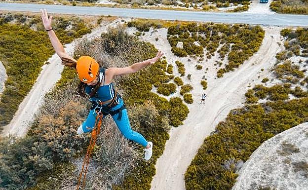 Puenting organizado por Buitre Aventuras en el Centro de Interpretación Cañón de Almadenes.