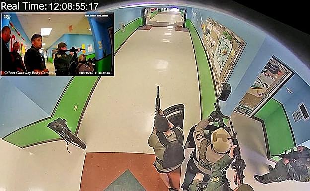 Un vídeo desvela la inacción de la Policía en la matanza de Uvalde, en Texas