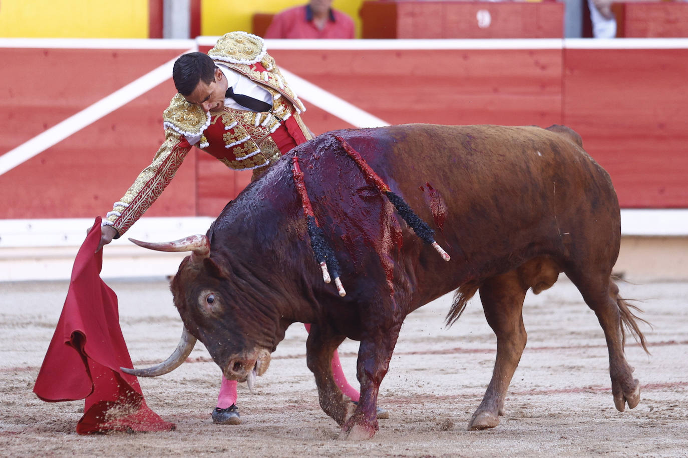 Fotos: Oreja al pundonor de Ureña en Pamplona