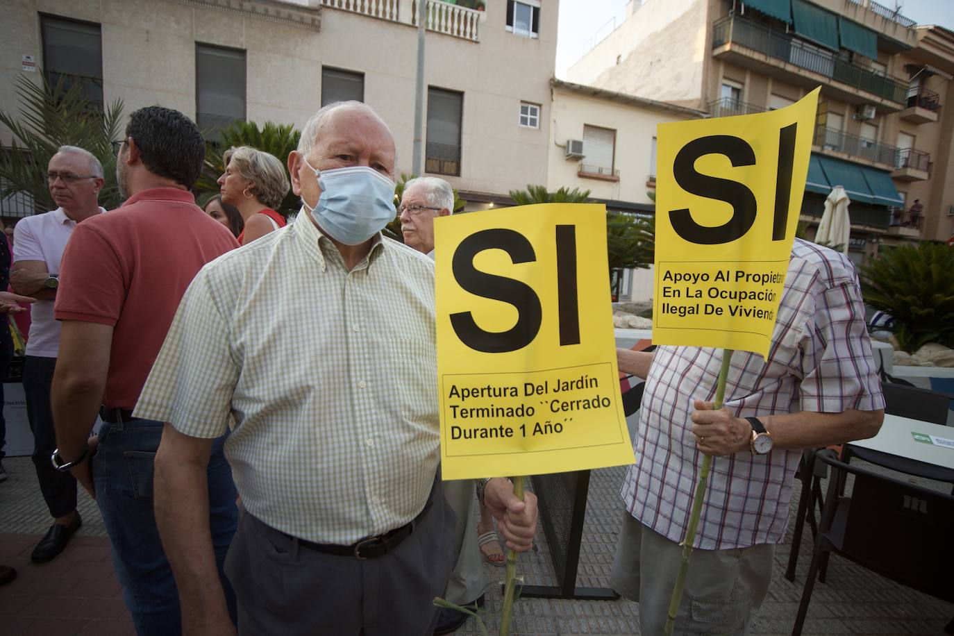 Fotos: Plante vecinal en Espinardo porla supresión de 170 aparcamientos