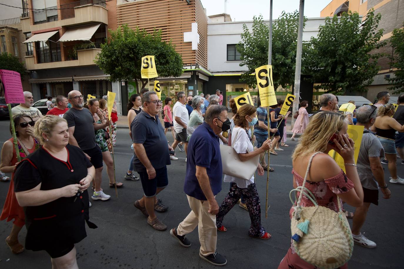 Fotos: Plante vecinal en Espinardo porla supresión de 170 aparcamientos