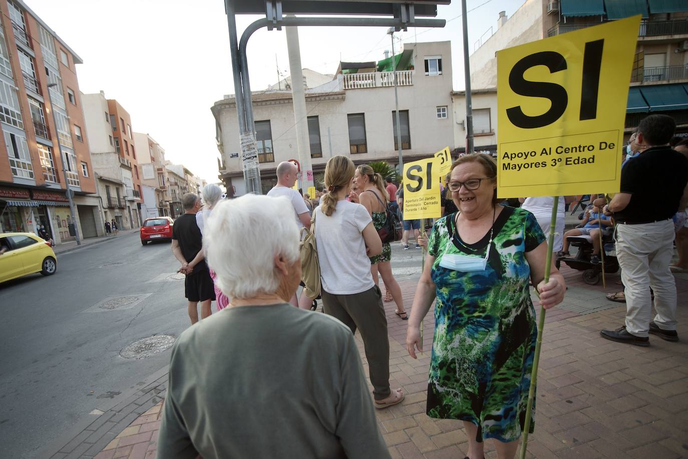 Fotos: Plante vecinal en Espinardo porla supresión de 170 aparcamientos