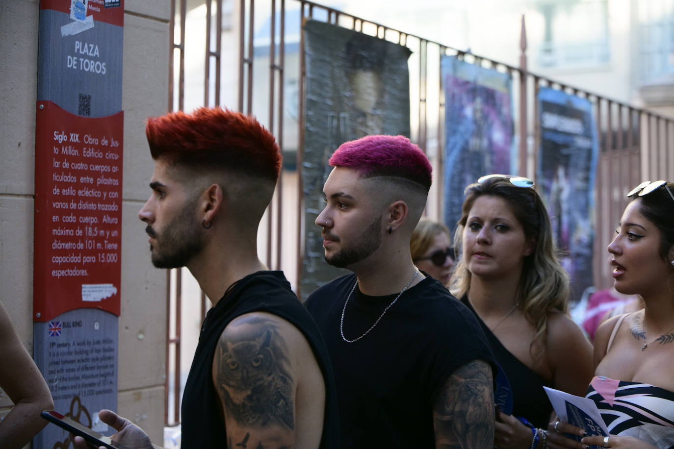 Fotos: Largas colas en la Plaza de Toros de Murcia para ver a Maluma