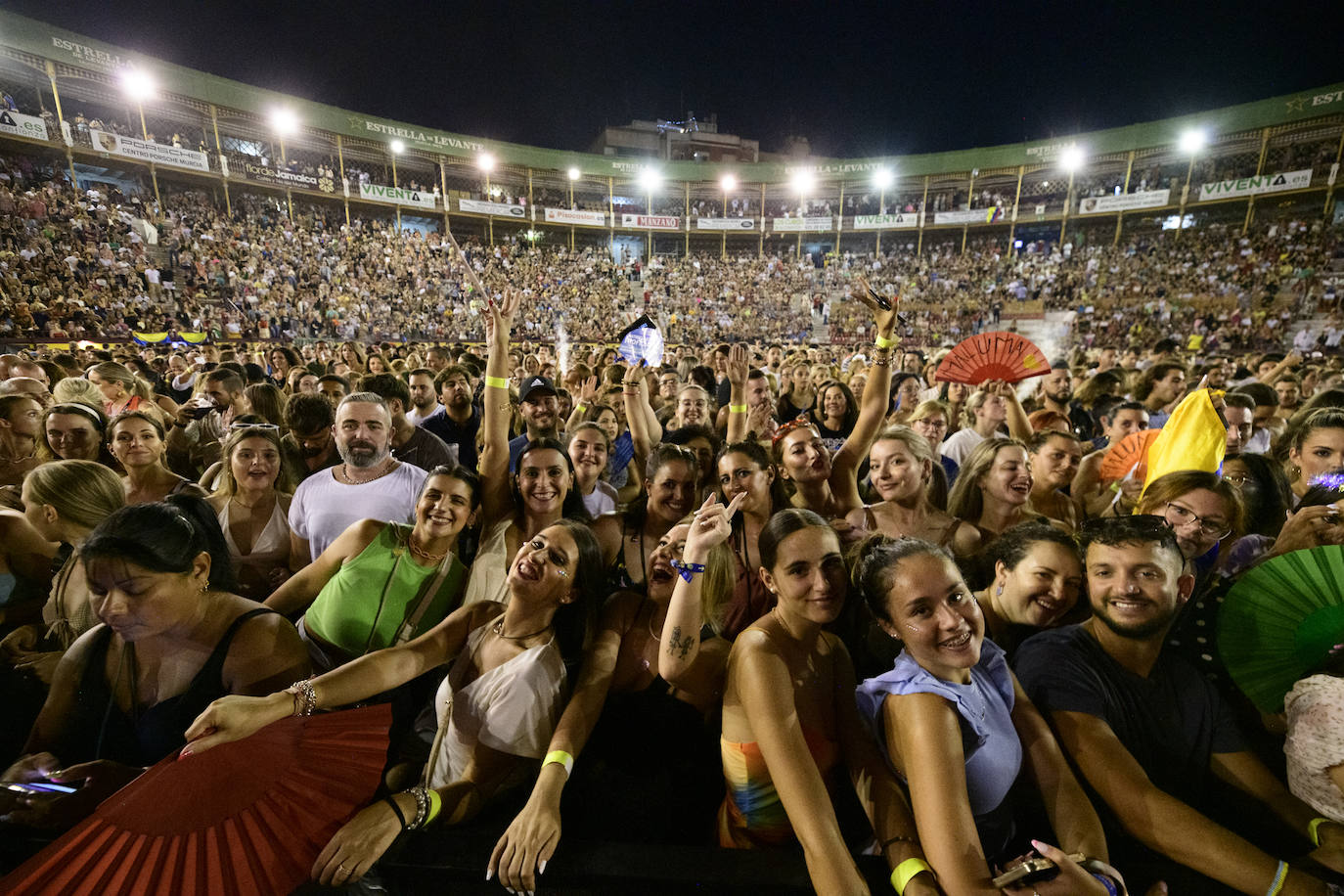 Fotos: Maluma sube la temperatura en Murcia