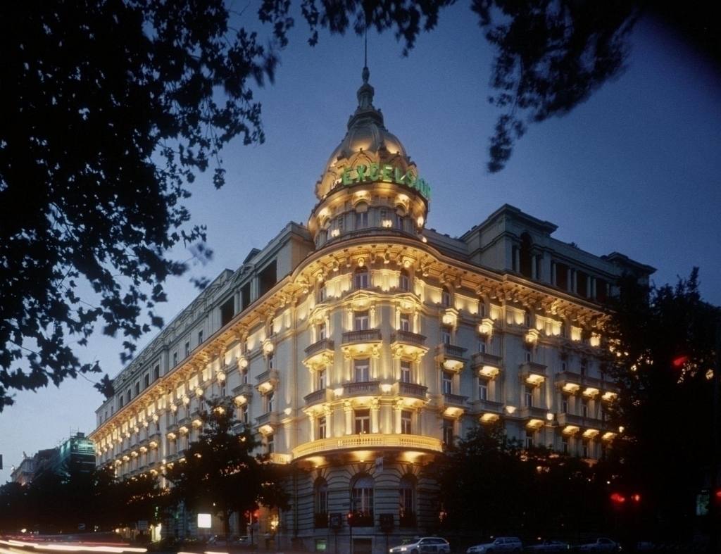 Hotel Westin Excelsior (Excelente). Europa - Italia - Roma. Se encuentra en la elegante y céntrica Via Veneto, cerca de la Plaza de España, y cuenta con una lista interminable de famosos que se alojaron en sus espaciosas habitaciones.