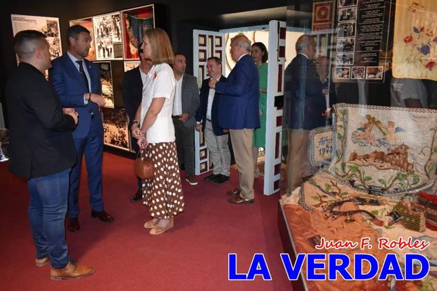 El programa de la visita de la Infanta Elena concluyó con un recorrido por la Casa-Museo de los Caballos del Vino; un momento que había despertado gran expectación entre los caballistas ya que doña Elena ostenta el título de Amazona Honoraria del Bando de los Caballos del Vino desde 1990, fecha en la que aceptó el nombramiento. 