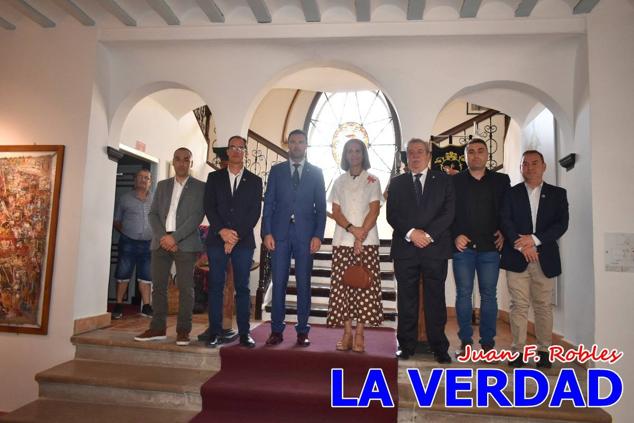 El programa de la visita de la Infanta Elena concluyó con un recorrido por la Casa-Museo de los Caballos del Vino; un momento que había despertado gran expectación entre los caballistas ya que doña Elena ostenta el título de Amazona Honoraria del Bando de los Caballos del Vino desde 1990, fecha en la que aceptó el nombramiento. 