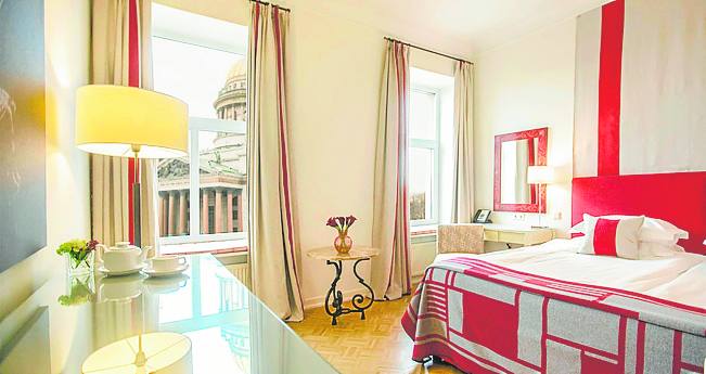 Hotel Angleterre (muy bueno). Europa-Rusia-San Petersburgo. Muy elegante y refinado. Se encuentra frente a la catedral de Sant Isaac y cuenta con un magnífico restaurante.