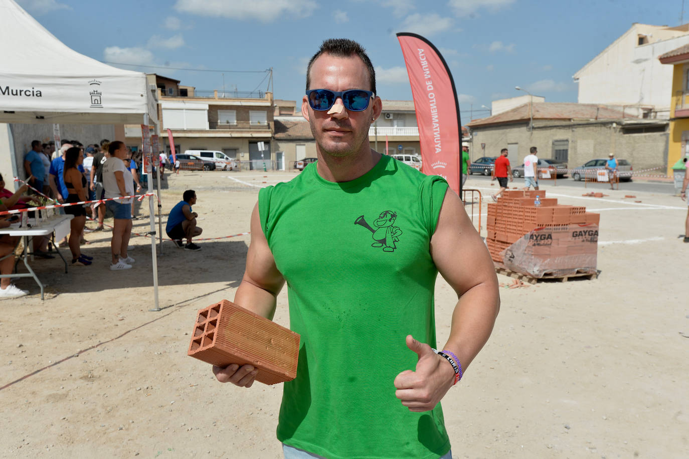 Fotos: La XII edición del concurso de lanzamiento de ladrillo, en imágenes