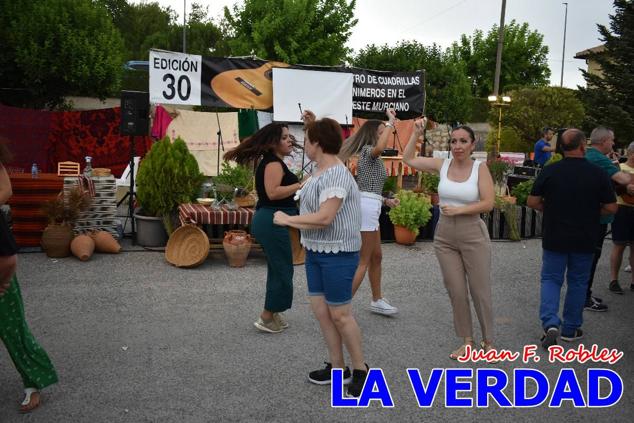 El pasado sábado, 30 de julio del 2022, en la explanada junto al Restaurante El Cortijo, en el Campo de San Juan, se celebró el XXX ENCUENTRO DE CUADRILLAS DE ANIMEROS EN EL NOROESTE MURCIANO. Las cuadrillas invitadas empezaron a llegar y a hacer música mientras se hacía la hora de degustar una merienda/cena que se les ofreció a las mismas. A continuación tuvo lugar el homenaje a Salvador Ondoño López, fallecido hace solo unos días.