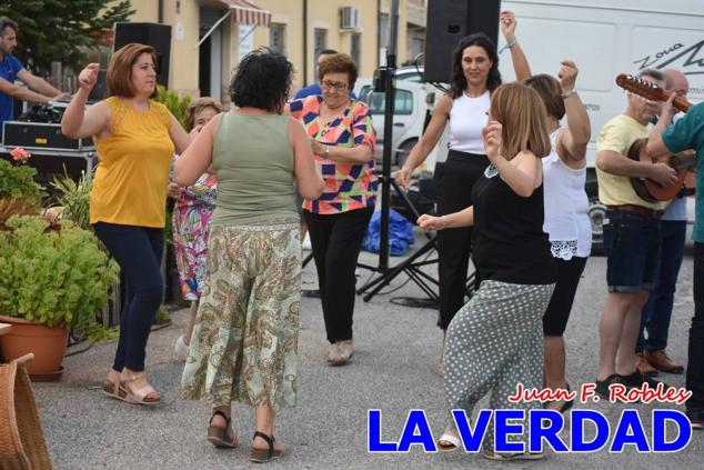 El pasado sábado, 30 de julio del 2022, en la explanada junto al Restaurante El Cortijo, en el Campo de San Juan, se celebró el XXX ENCUENTRO DE CUADRILLAS DE ANIMEROS EN EL NOROESTE MURCIANO. Las cuadrillas invitadas empezaron a llegar y a hacer música mientras se hacía la hora de degustar una merienda/cena que se les ofreció a las mismas. A continuación tuvo lugar el homenaje a Salvador Ondoño López, fallecido hace solo unos días.
