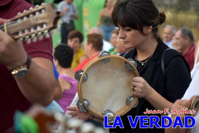 El pasado sábado, 30 de julio del 2022, en la explanada junto al Restaurante El Cortijo, en el Campo de San Juan, se celebró el XXX ENCUENTRO DE CUADRILLAS DE ANIMEROS EN EL NOROESTE MURCIANO. Las cuadrillas invitadas empezaron a llegar y a hacer música mientras se hacía la hora de degustar una merienda/cena que se les ofreció a las mismas. A continuación tuvo lugar el homenaje a Salvador Ondoño López, fallecido hace solo unos días.