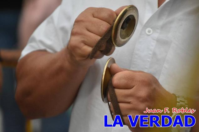 El pasado sábado, 30 de julio del 2022, en la explanada junto al Restaurante El Cortijo, en el Campo de San Juan, se celebró el XXX ENCUENTRO DE CUADRILLAS DE ANIMEROS EN EL NOROESTE MURCIANO. Las cuadrillas invitadas empezaron a llegar y a hacer música mientras se hacía la hora de degustar una merienda/cena que se les ofreció a las mismas. A continuación tuvo lugar el homenaje a Salvador Ondoño López, fallecido hace solo unos días.