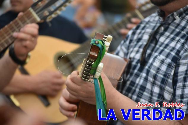 El pasado sábado, 30 de julio del 2022, en la explanada junto al Restaurante El Cortijo, en el Campo de San Juan, se celebró el XXX ENCUENTRO DE CUADRILLAS DE ANIMEROS EN EL NOROESTE MURCIANO. Las cuadrillas invitadas empezaron a llegar y a hacer música mientras se hacía la hora de degustar una merienda/cena que se les ofreció a las mismas. A continuación tuvo lugar el homenaje a Salvador Ondoño López, fallecido hace solo unos días.