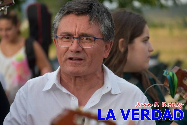 El pasado sábado, 30 de julio del 2022, en la explanada junto al Restaurante El Cortijo, en el Campo de San Juan, se celebró el XXX ENCUENTRO DE CUADRILLAS DE ANIMEROS EN EL NOROESTE MURCIANO. Las cuadrillas invitadas empezaron a llegar y a hacer música mientras se hacía la hora de degustar una merienda/cena que se les ofreció a las mismas. A continuación tuvo lugar el homenaje a Salvador Ondoño López, fallecido hace solo unos días.