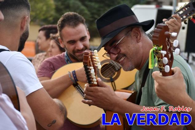 El pasado sábado, 30 de julio del 2022, en la explanada junto al Restaurante El Cortijo, en el Campo de San Juan, se celebró el XXX ENCUENTRO DE CUADRILLAS DE ANIMEROS EN EL NOROESTE MURCIANO. Las cuadrillas invitadas empezaron a llegar y a hacer música mientras se hacía la hora de degustar una merienda/cena que se les ofreció a las mismas. A continuación tuvo lugar el homenaje a Salvador Ondoño López, fallecido hace solo unos días.