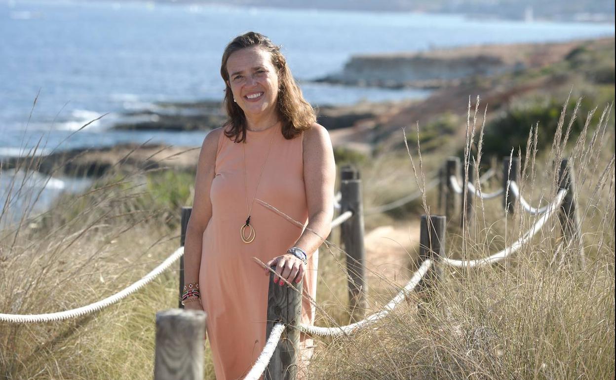La doctora Ana Morales, en Cabo Roig.