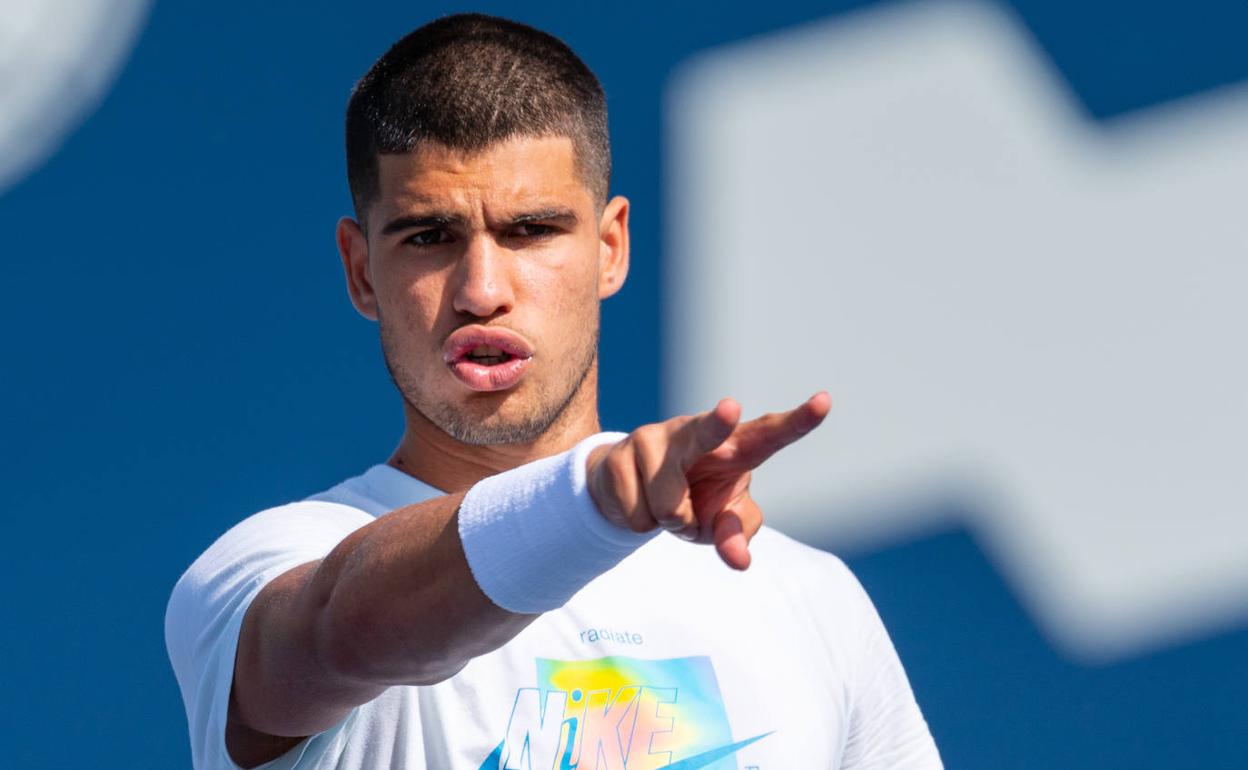 Carlos Alcaraz, este sábado, durante un entrenamiento en Montreal.