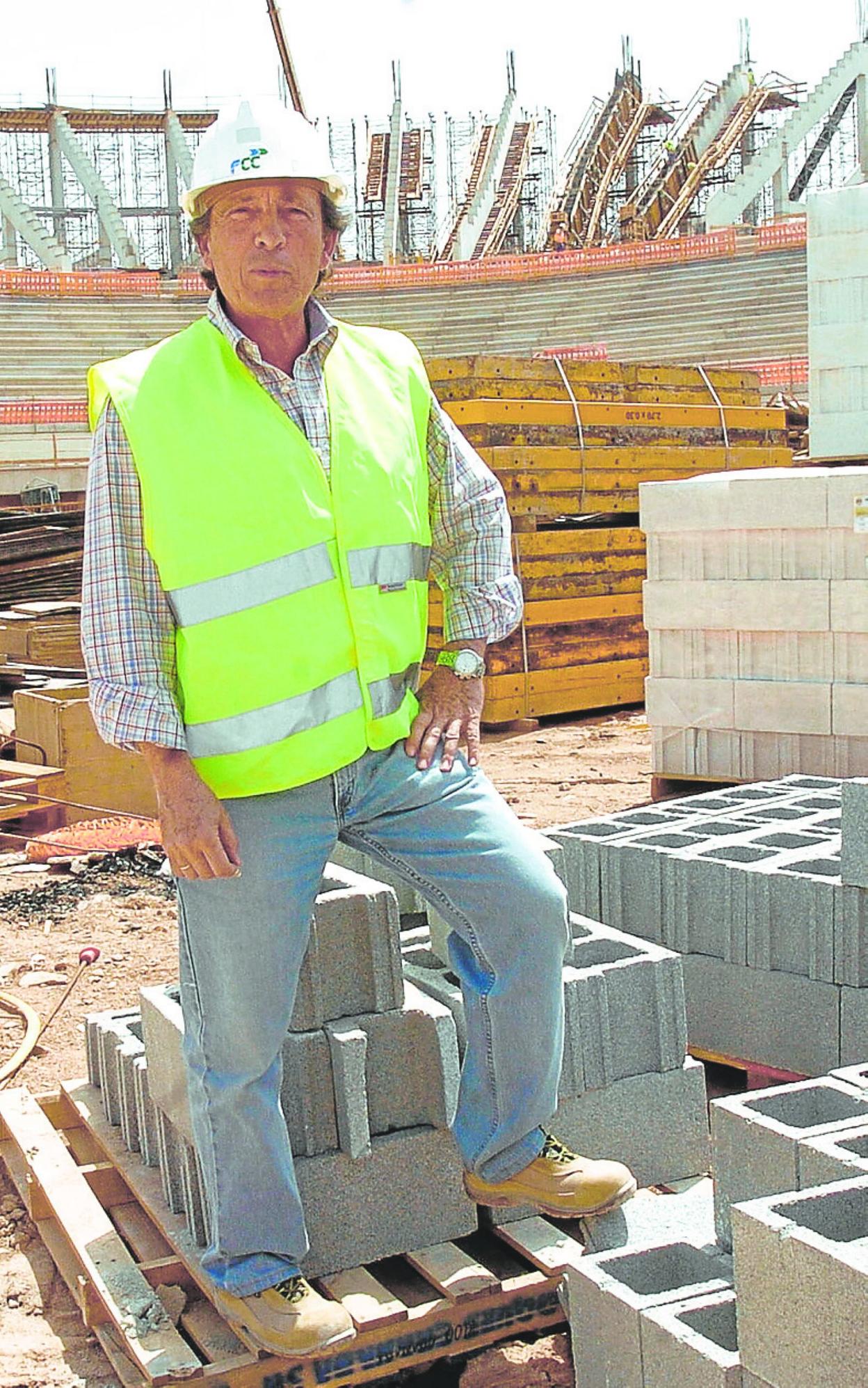 Jaime López-Amor, en las obras de construcción de la Nueva Condomina, el 25 de abril de 2006. 