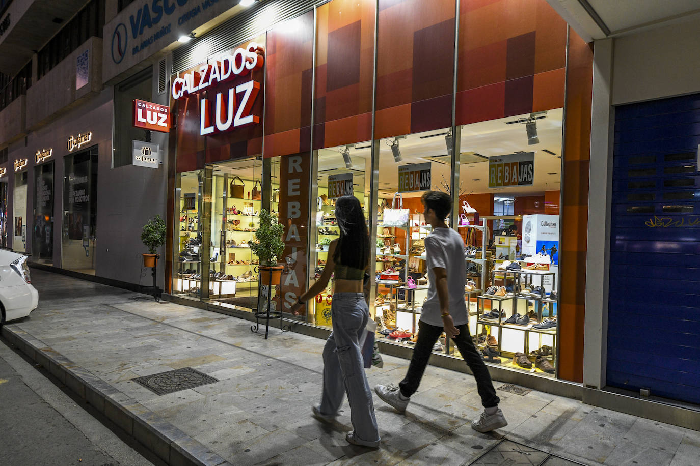 Fotos: Menos luces en Murcia en el primer día de aplicación de la ley de ahorro energético