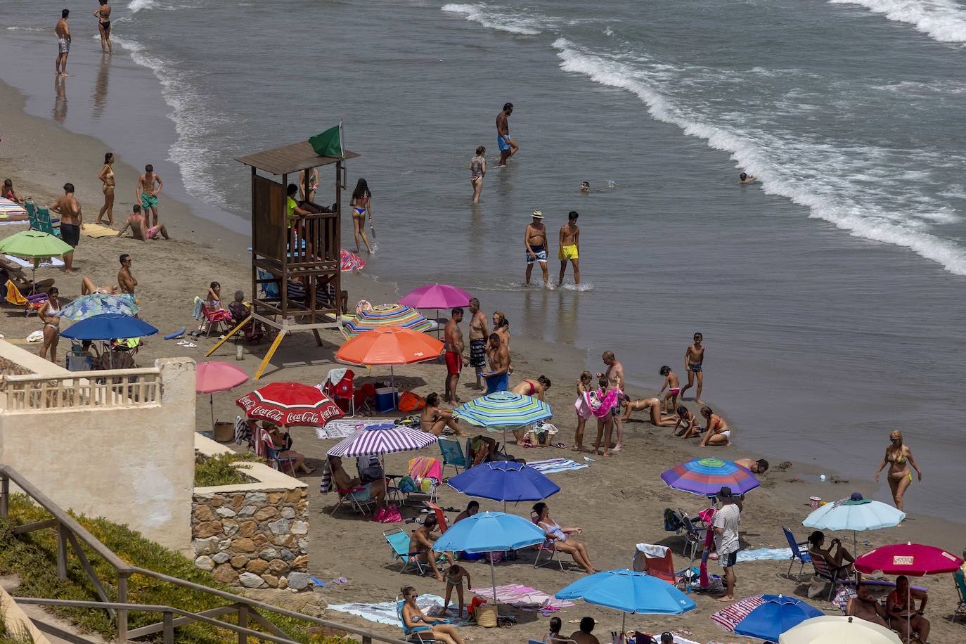 Fotos: Las playas de La Manga se llenan de turistas