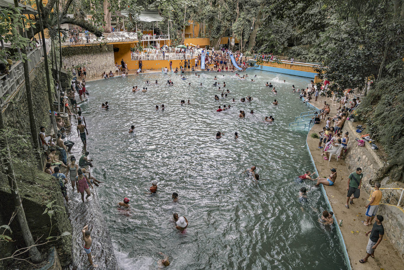 Fotos: Exposiciones &#039;Fluye&#039; y &#039;Son&#039;