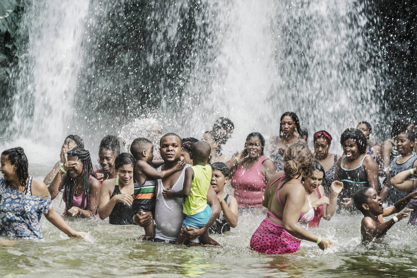 Fotos: Exposiciones &#039;Fluye&#039; y &#039;Son&#039;