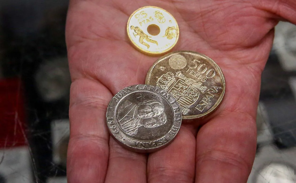 6 formas de saber (gratis) si esas monedas antiguas que tienes en casa pueden hacerte rico
