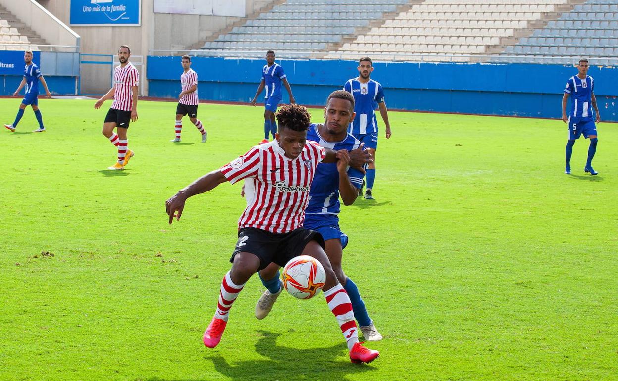 Un lance del Lorca-Bullense de la pasada temporada en el Artés.