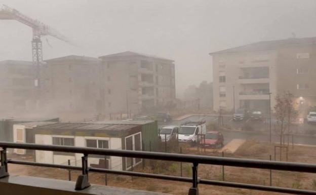 Imagen principal - Tormenta mortal en Córcega: un vendaval con rachas de hasta 224 km/h deja cinco muertos, entre ellos una menor de 13 años