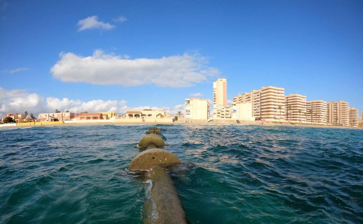 Anse denuncia el vertido al Mediterráneo de aguas residuales de La Manga sin depurar.