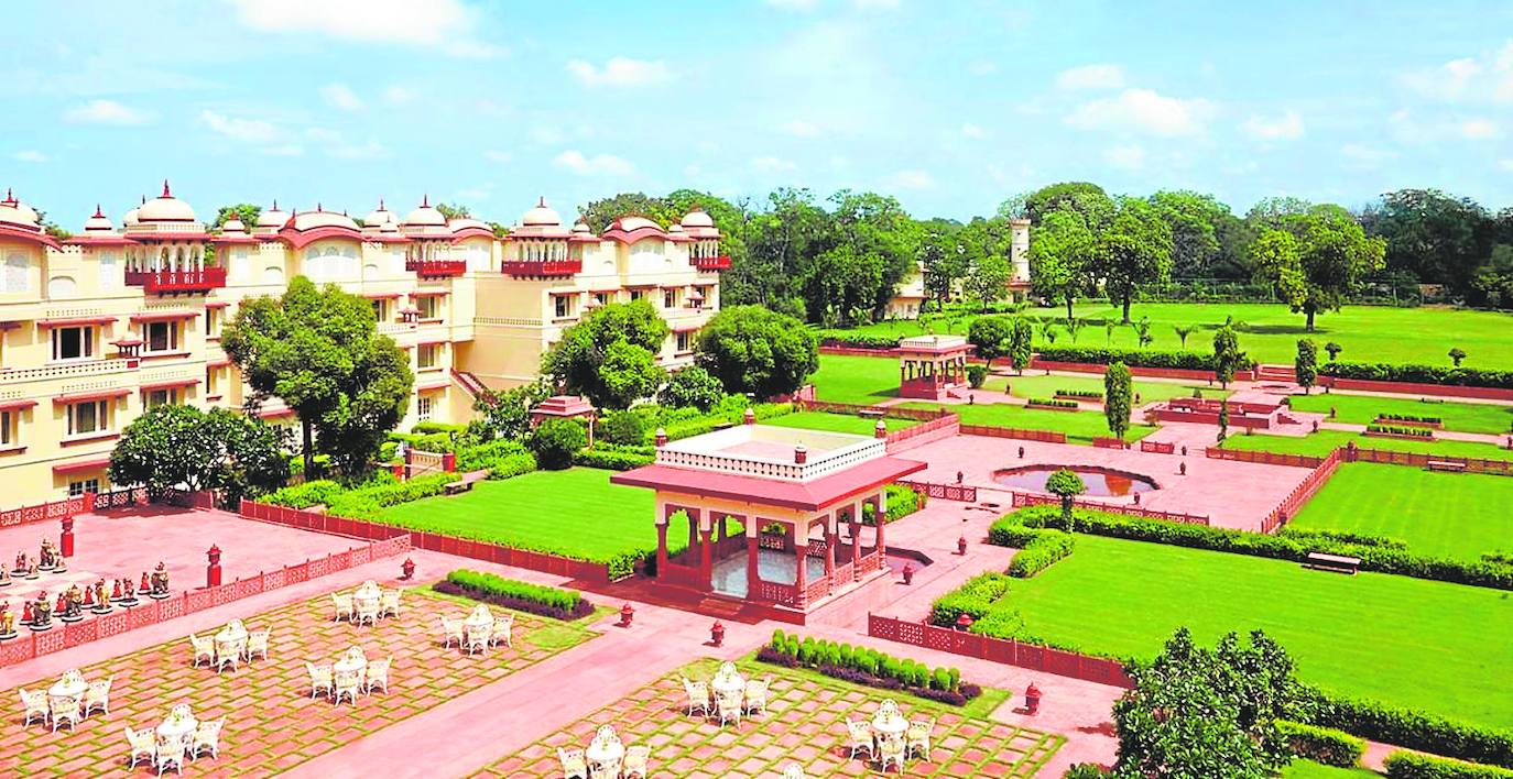 Jai Mahal Palace Jaipur (extraordinario). Asia- India- Jaipur. Palacio de una antiguo maharajá. Un lugar increíble por su belleza arquitectónica, sus jardines, instalaciones y amabilidad del personal.