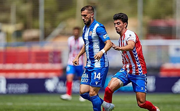 El Águilas, en una imagen de archivo en el duelo que le costó el descenso a Tercera División ante el Don Benito. 