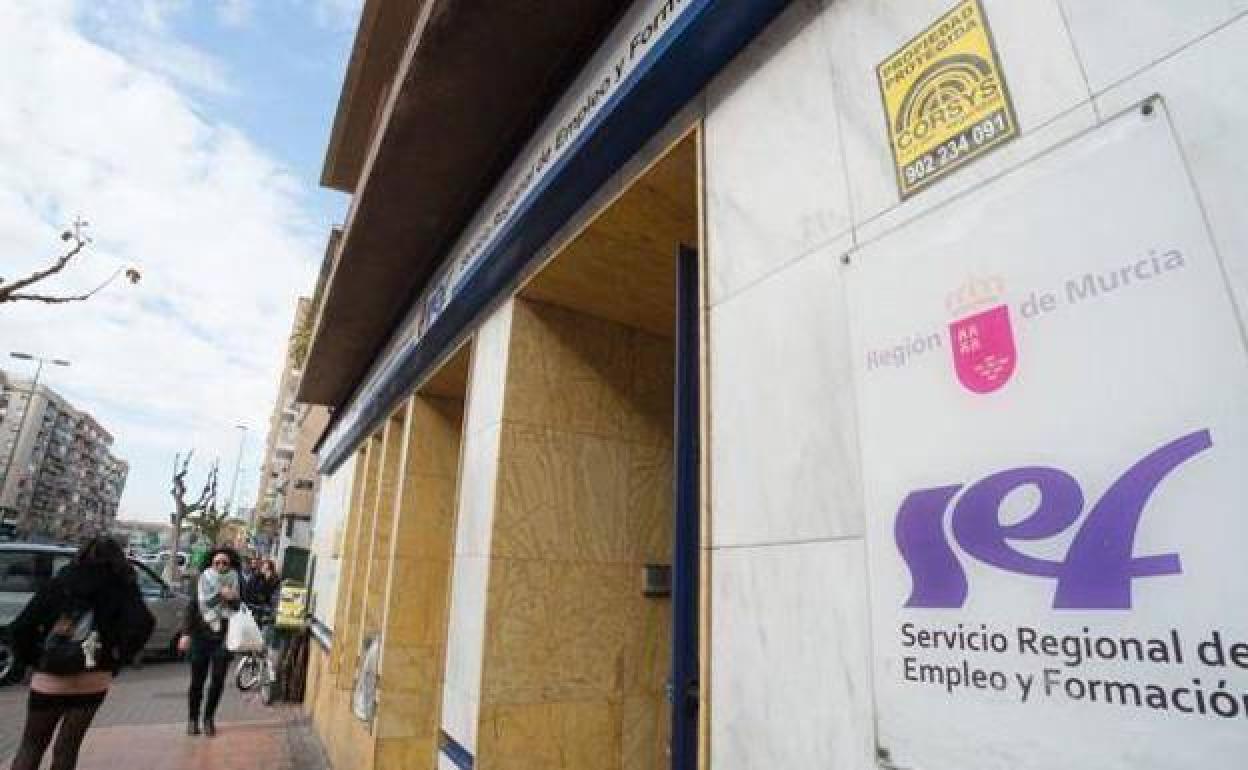 Oficina del SEF en Murcia, en una imagen de archivo.
