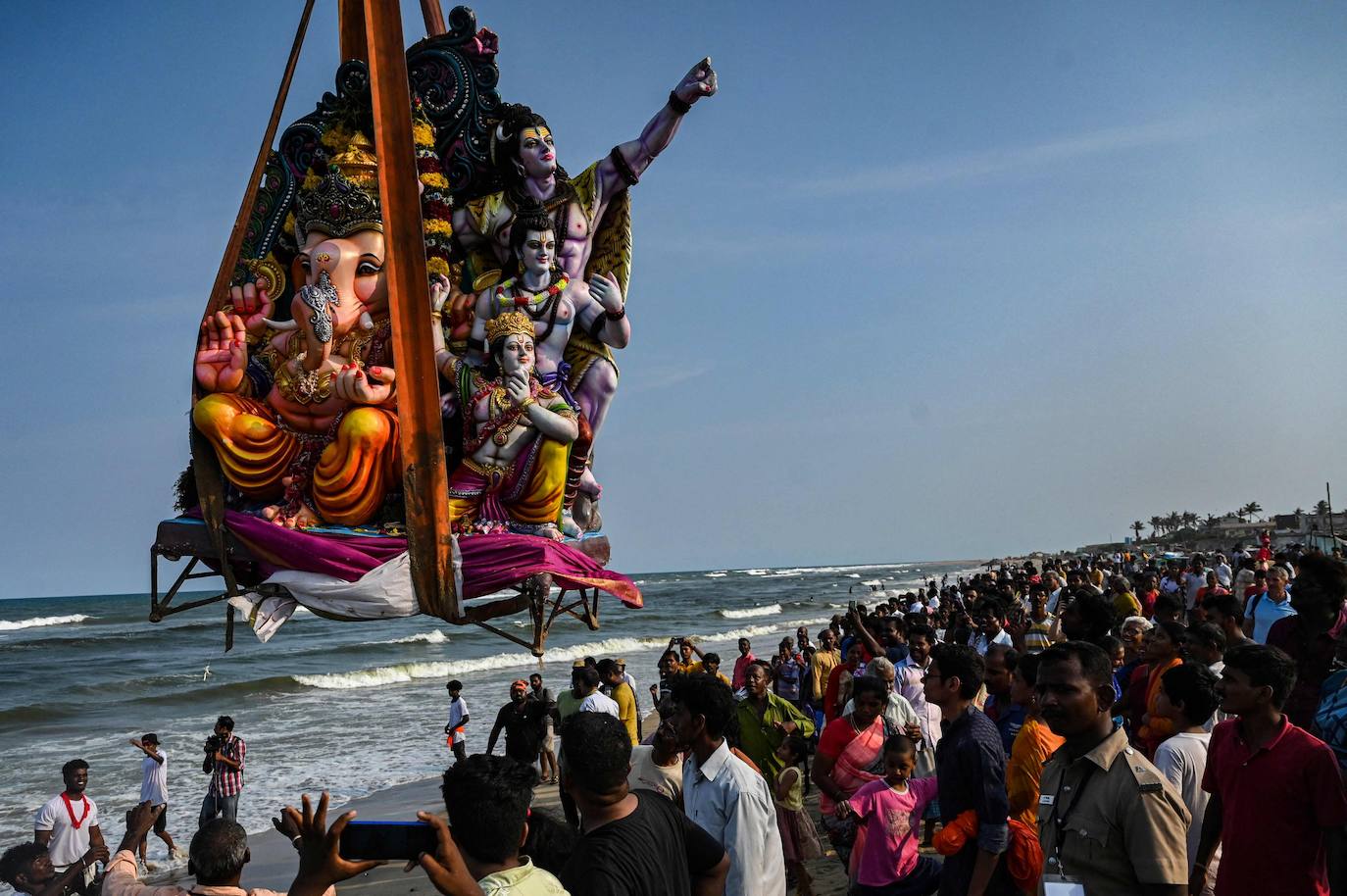 Fotos: ¡Al agua Ganesh!