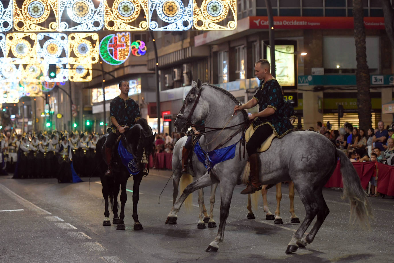 Fotos: Alarde de pasión y espectáculo de los Moros y Cristianos en Murcia