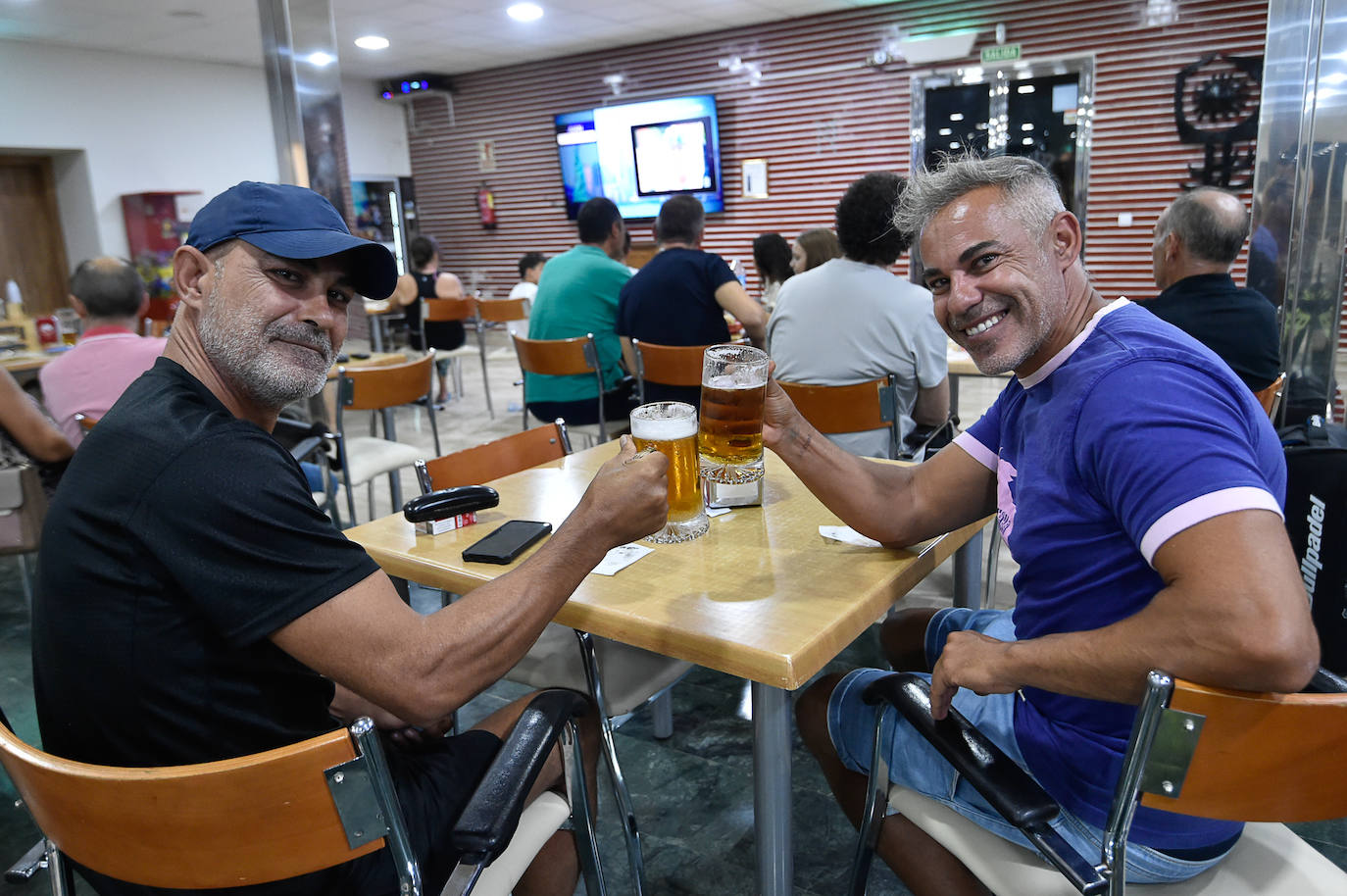 Fotos: El apoyo de los vecinos de El Palmar a Carlos Alcaraz en la final del US Open, en imágenes