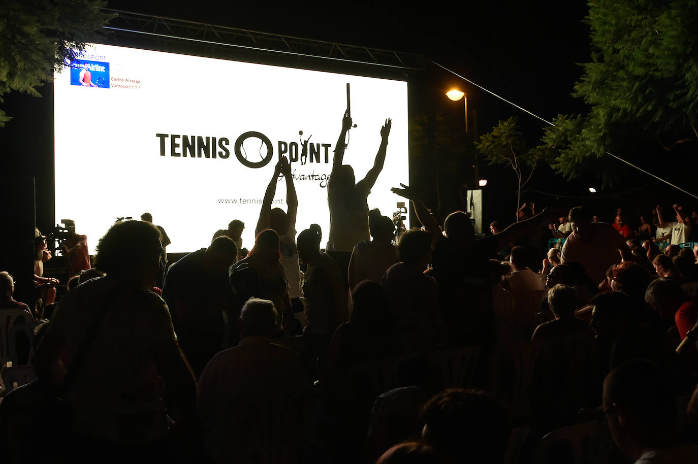 Fotos: El apoyo de los vecinos de El Palmar a Carlos Alcaraz en la final del US Open, en imágenes