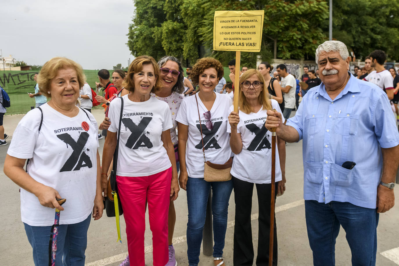 Miles de romeros acompañan a la Virgen de la Fuensanta de vuelta a su Santuario. 