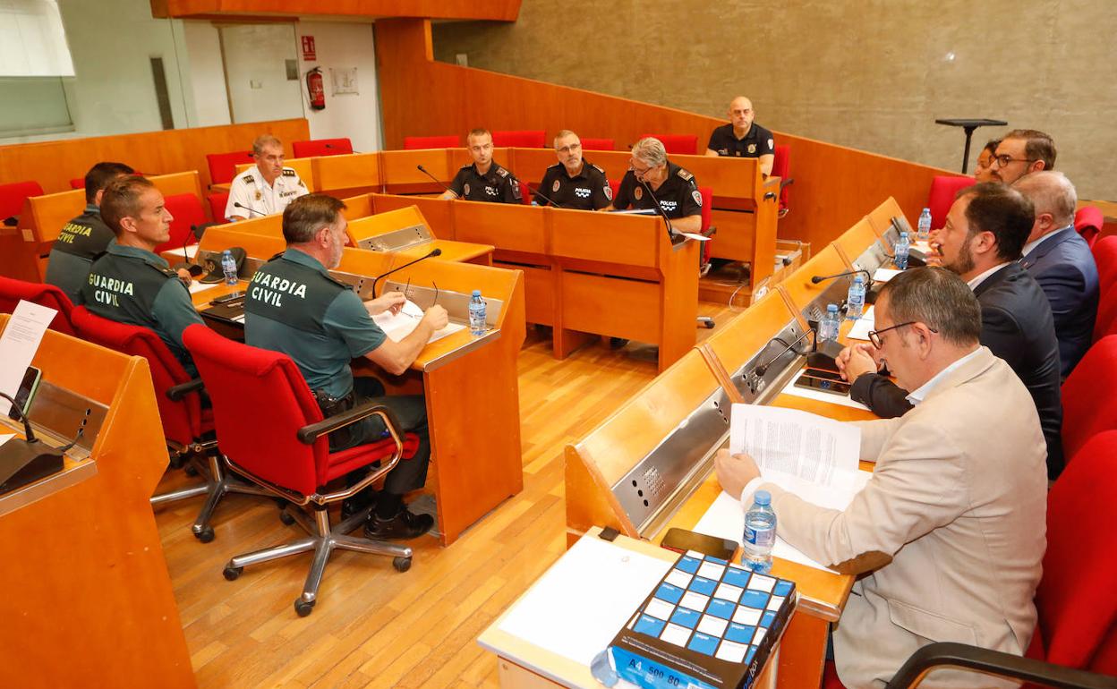 Reunión de la Junta Local de Seguridad para coordinar el dispositivo de feria de Lorca.