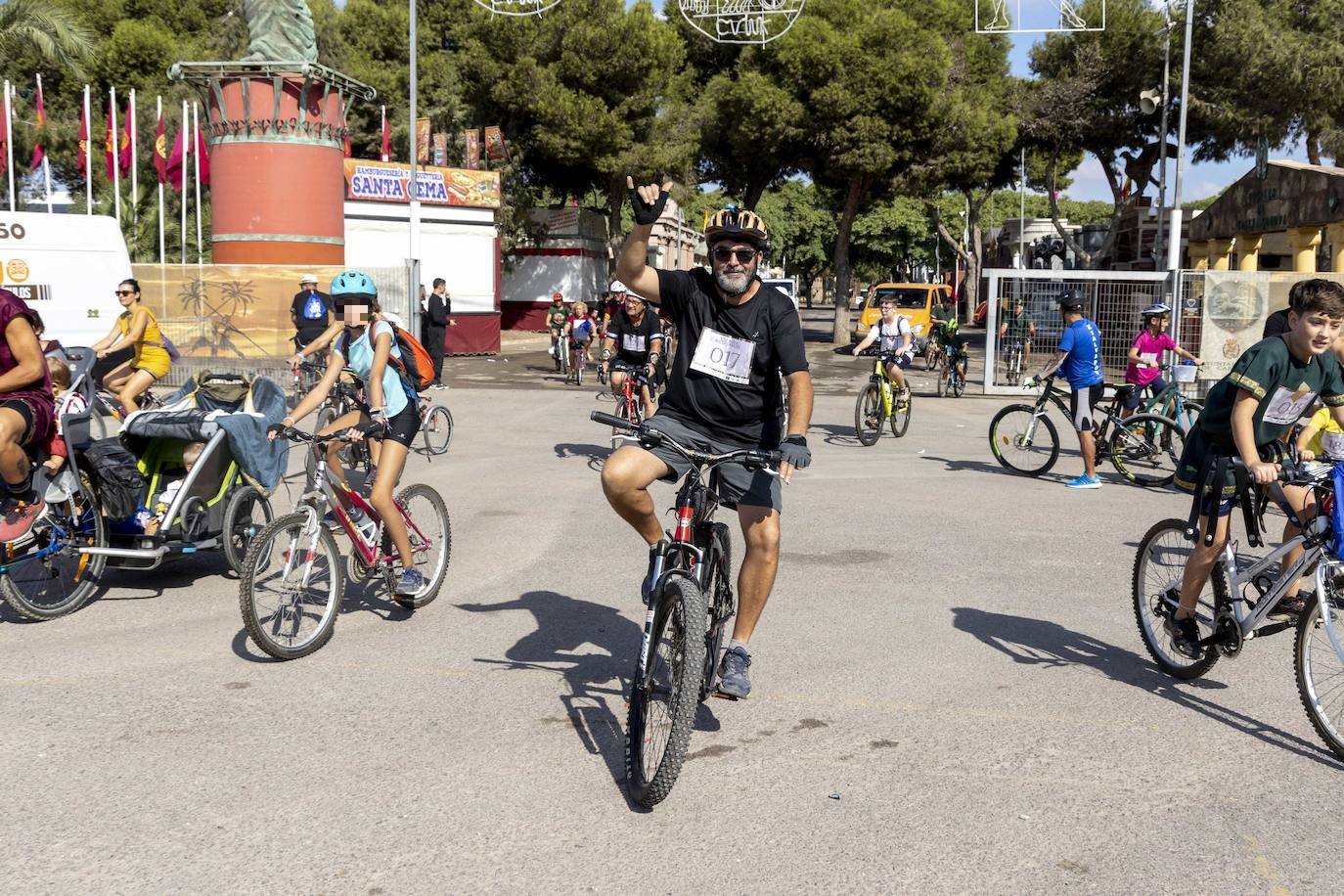 Fotos: La ruta en bicicleta desde el campamento en las fiestas de Carthagineses y Romanos